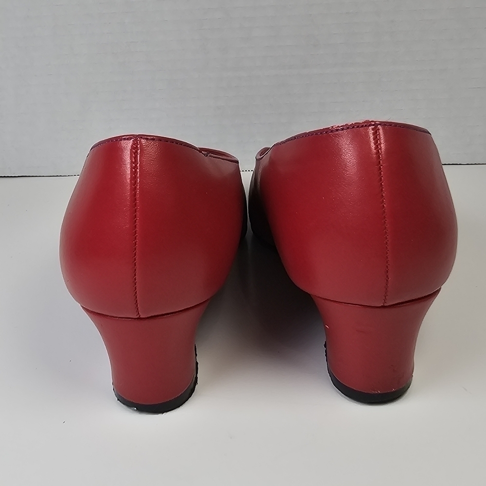 Vintage Allyson Whitmore Red Pumps with Purple Hat Design - Picture 5 of 10